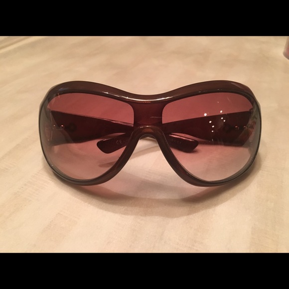 Authentic Gucci Sunglasses - Picture 2 of 5